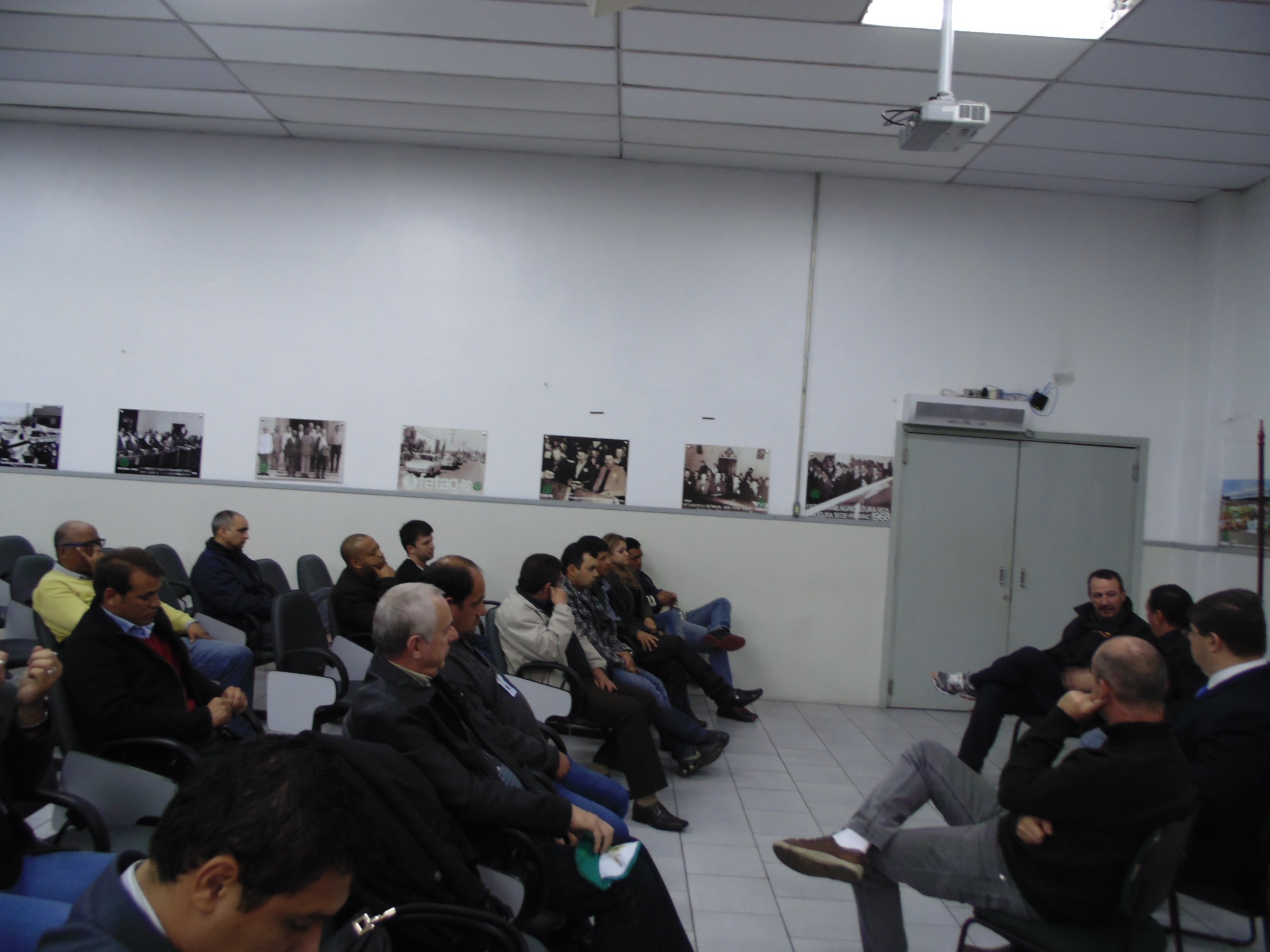 Plenária Trabalhadores em CFCs dia 01/06/2015