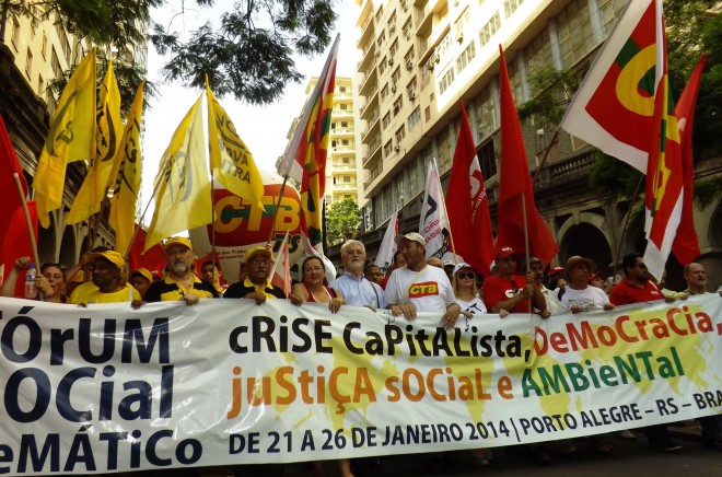 A marcha coloriu as principais ruas do Centro de Porto Alegre